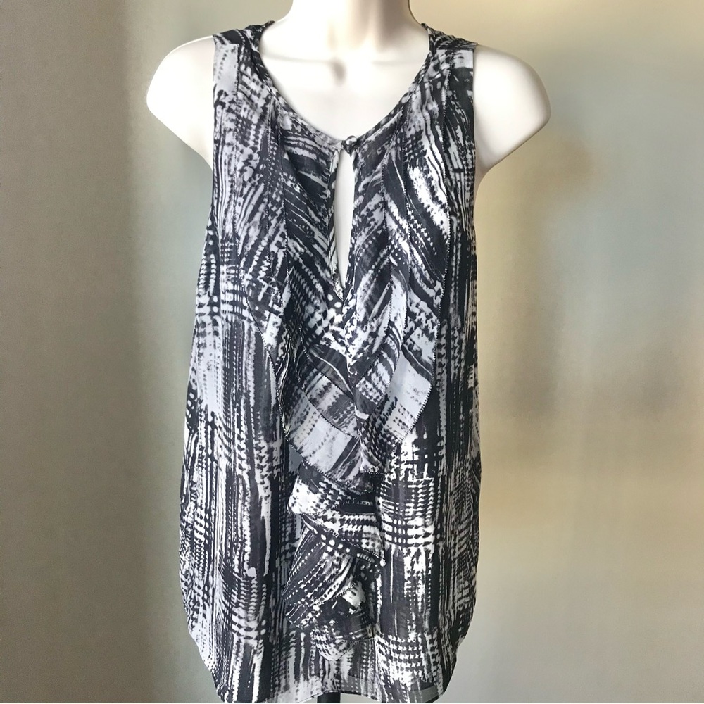 Vince Camuto Sheer Sleeveless Peep Top Size S